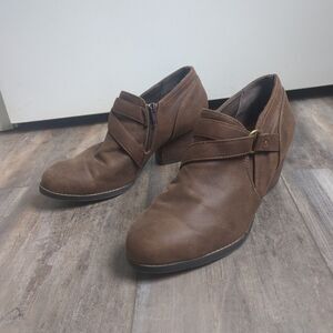 Bella VitaBella Vita Women's Odette Bootie Fashion Boots 9.5 Brown Logan Look